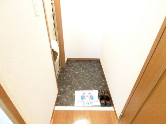フジパレスアサヒの玄関