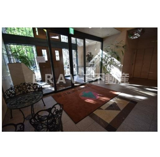 樹樹ガーデン　BRAVI不動産のロビー|【樹樹ガーデン】清潔なロビーです