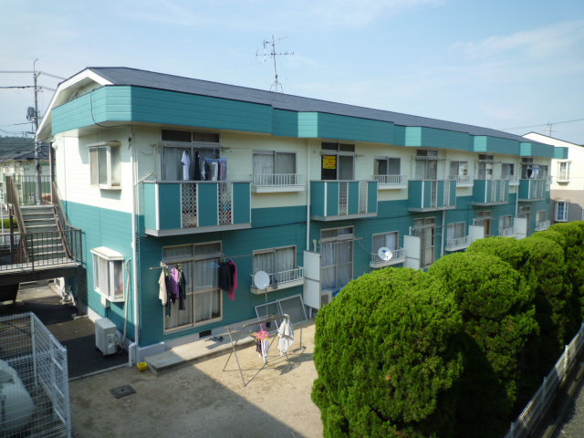 倉敷市中庄のアパートの外観