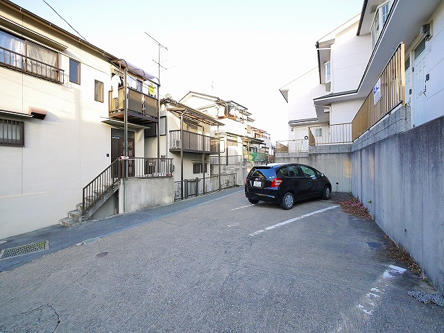 ベルフローラの駐車場