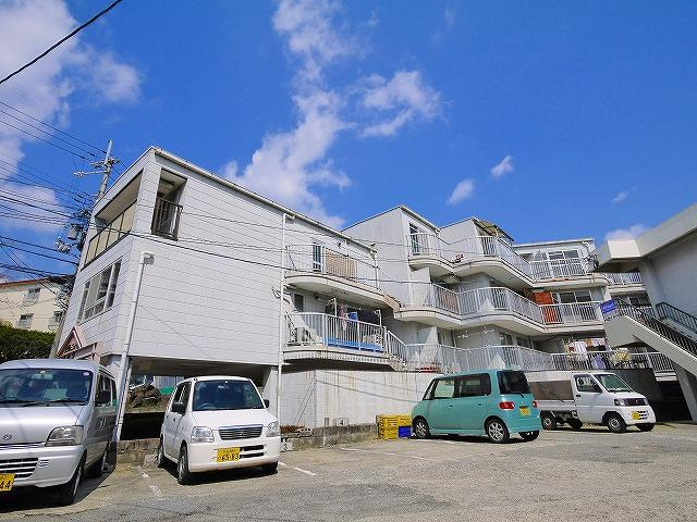 アべニュー東生駒の外観|おしゃれな外観です