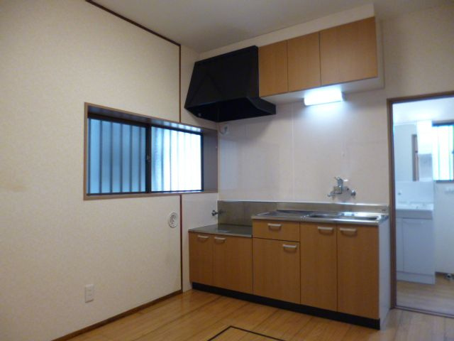 富士見町貸家のキッチン|２口ガスコンロ設置可