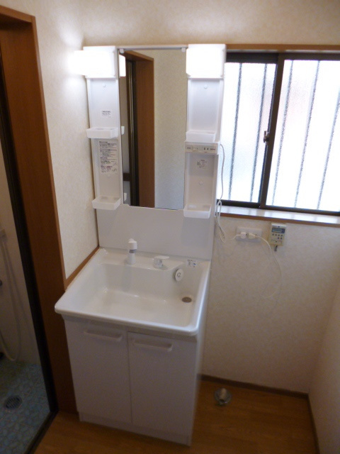 富士見町貸家の洗面所