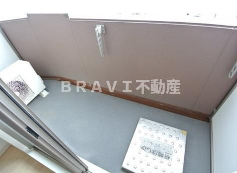 アーデンタワー西本町　BRAVI不動産のバルコニー|【アーデンタワー西本町】陽当たり良好なバルコニーです