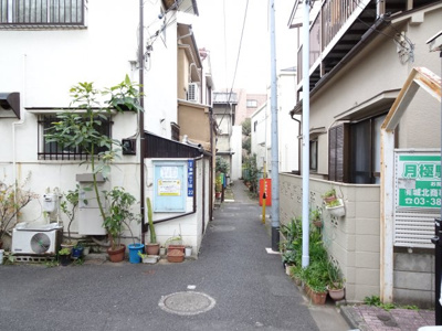 【周辺】 | メゾン根岸 | メゾン根岸　物件前