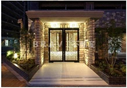 レオングラン新大阪レジデンス　BRAVI不動産のエントランス|【レオングラン新大阪レジデンス】毎日通るエントランスはこのようになっています