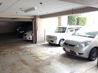 【駐車場】