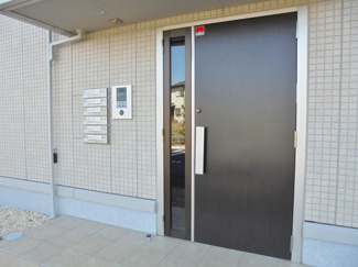 【エントランス】 | オートロック機能付き