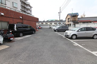 【駐車場】