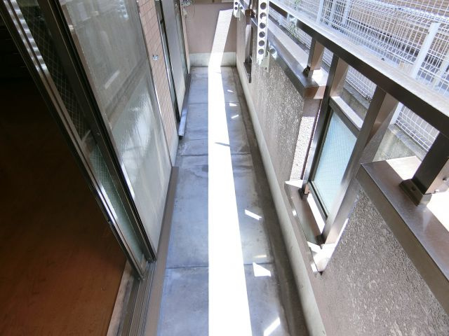 ベルフルールのバルコニー|同物件別部屋イメージ写真