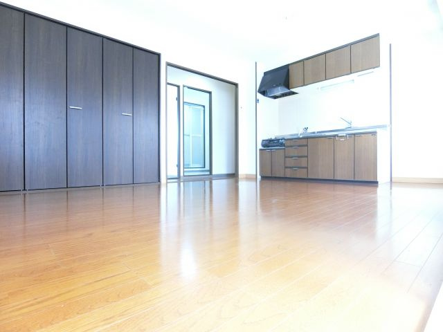 ベルフルールの居間・リビング|同物件別部屋イメージ写真