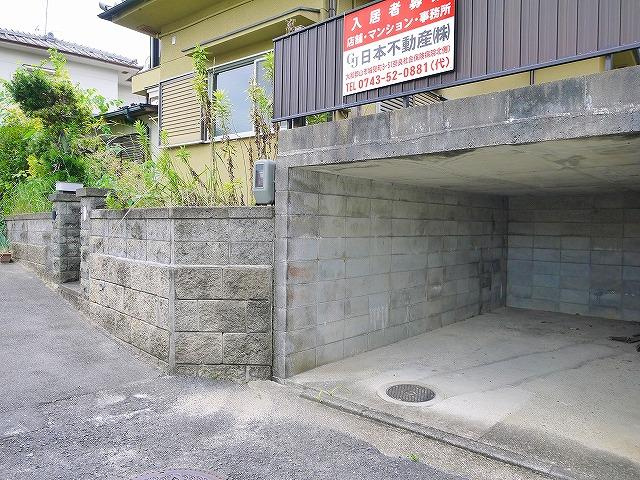 大和郡山市新町戸建の駐車場