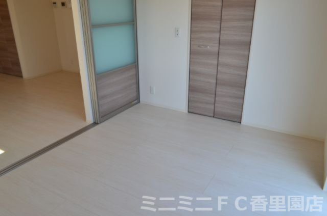 Ｍａｉｓｏｎ　Ｄｕ　Ｃｏｃｏｎの寝室|大きな収納のある寝室