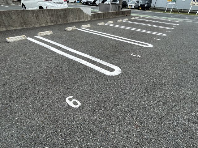 ステラの駐車場