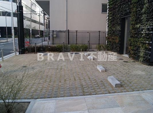 アンビエンテ四ツ橋　BRAVI不動産の駐車場|【アンビエンテ四ツ橋】駐車場です