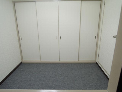【洋室】 | グリーンリーヴス | ゆったりした洋室です