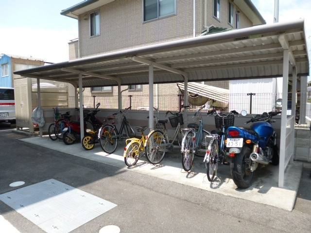 総社市駅南２丁目の賃貸マンションのその他共用部分|自転車置き場