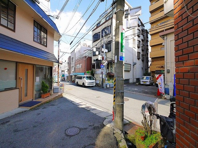 森川ビルの周辺