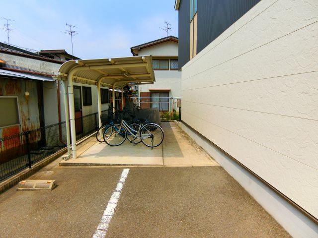 ポプラーレ狭山の駐車場
