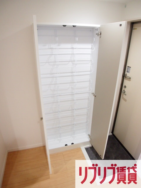 ラフレーズゆりの木の玄関