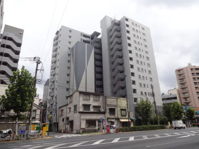 【外観】 | ライオンズステージョンプラザ入谷 | ライオンズステーションプラザ入谷　１４階建ての分譲タイプ！総戸数１０５戸！２００２年６月築のＳＲＣ造！入谷駅から徒歩１分の好立地！買い物便利！昭和通り沿い！セキュリティー設備も充実！管理体制も良好！