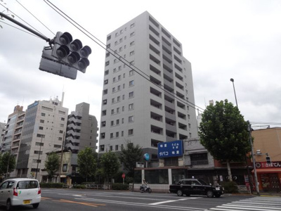 【外観】 | ライオンズステージョンプラザ入谷 | ライオンズステーションプラザ入谷　１４階建ての分譲タイプ！総戸数１０５戸！２００２年６月築のＳＲＣ造！入谷駅から徒歩１分の好立地！買い物便利！昭和通り沿い！セキュリティー設備も充実！管理体制も良好！