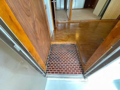 【玄関】 | 平良アパート | ※写真と現状が異なる場合がございます