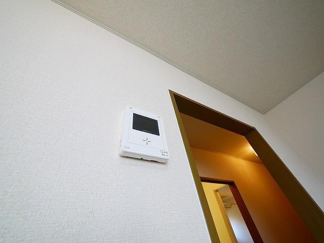 サンリッチのセキュリティ|モニター付きインターホンです
