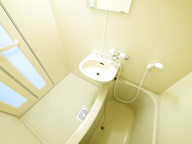 シャトレーの浴室|コンパクトで使いやすいお風呂です