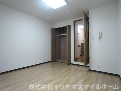 【寝室】 | ランドロードトミオ