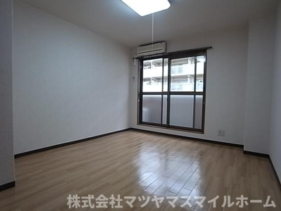 【居間・リビング】 | ランドロードトミオ