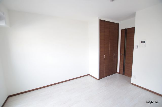 ウインズコート西梅田2　仲介手数料無料の居間・リビング