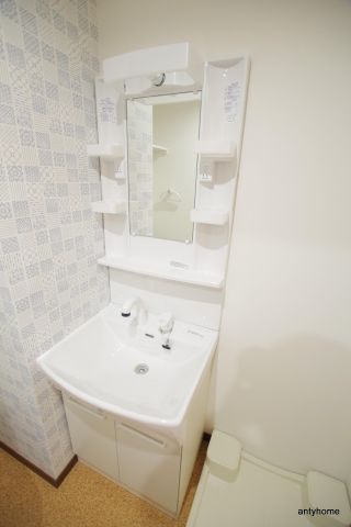 ウインズコート西梅田2　仲介手数料無料の洗面所