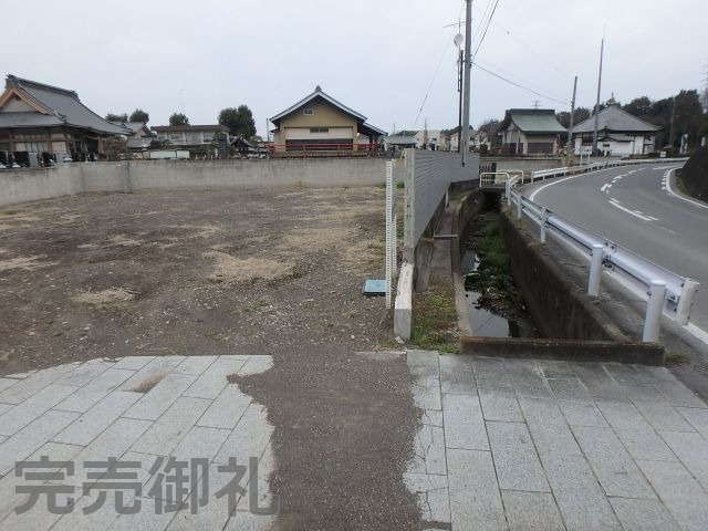 中尾町売地の前面道路含む現地写真