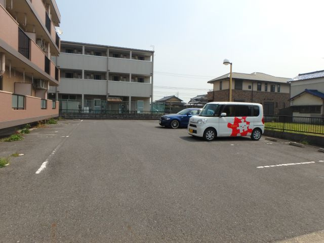豊成ビルの駐車場