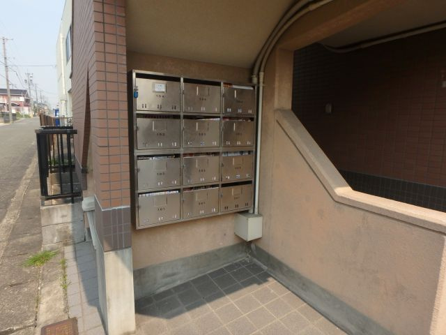 豊成ビルのエントランス