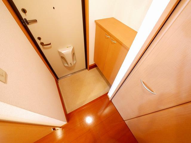グランドゥール西大寺の玄関|毎日通る玄関はこちらです