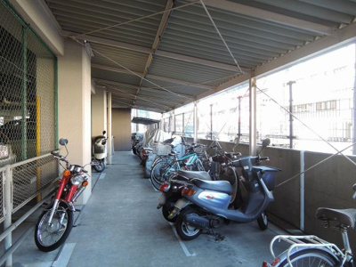 【その他共用部分】 | ドルフ磯子 | バイク置場