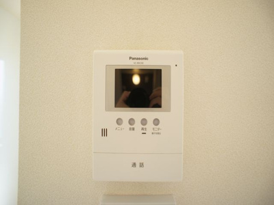 【セキュリティ】 | ヴィコロ壱番館 | 訪問者の確認ができるTVドアホン付きです♪
