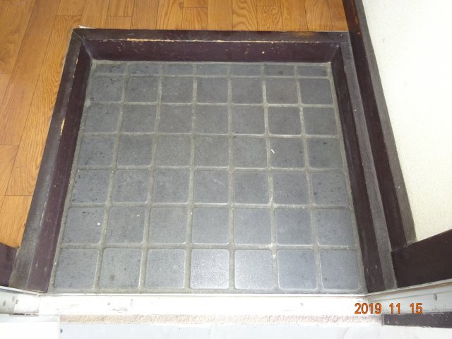 第2コーポけやきの玄関