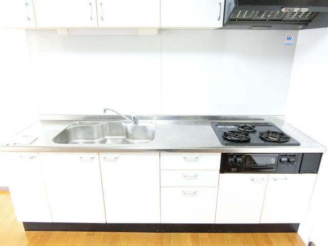 ガーデンハイム狭山A棟のキッチン