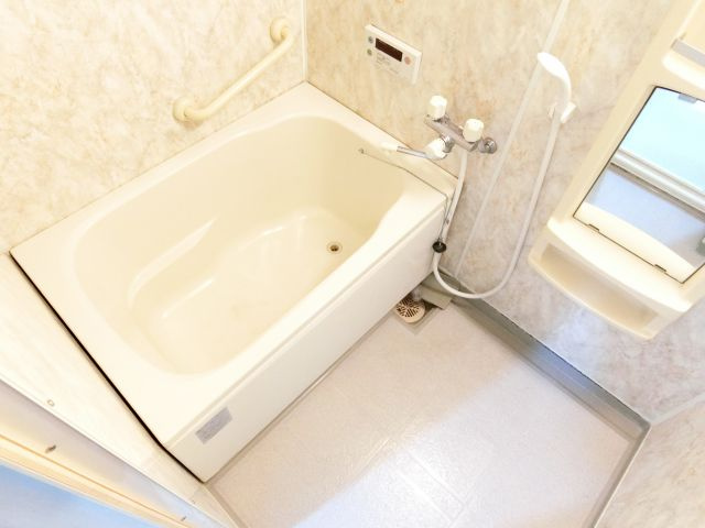 ガーデンハイム狭山A棟の浴室
