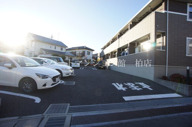 ブリッサの駐車場