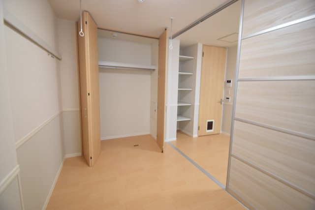 Ｆｉｏ西船の寝室|広くて明るい寝室