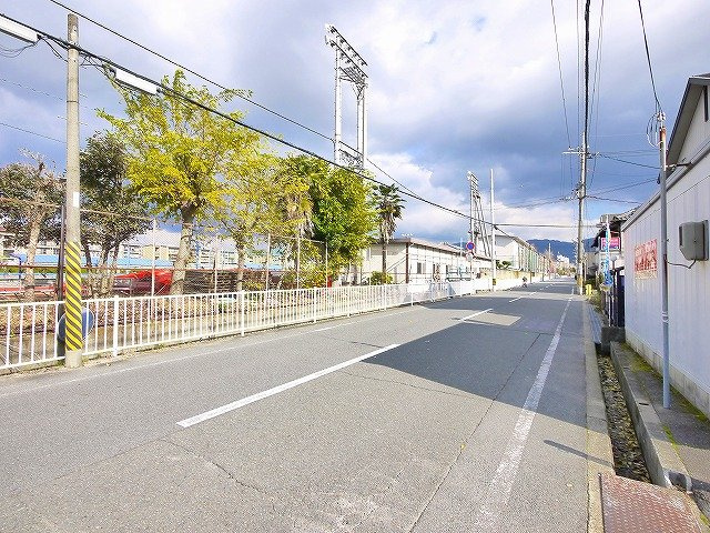 森継シャッター倉庫の周辺