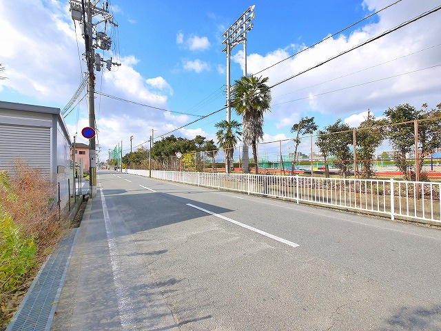 森継シャッター倉庫の周辺