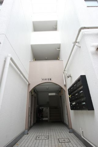 オリンポス田端のエントランス