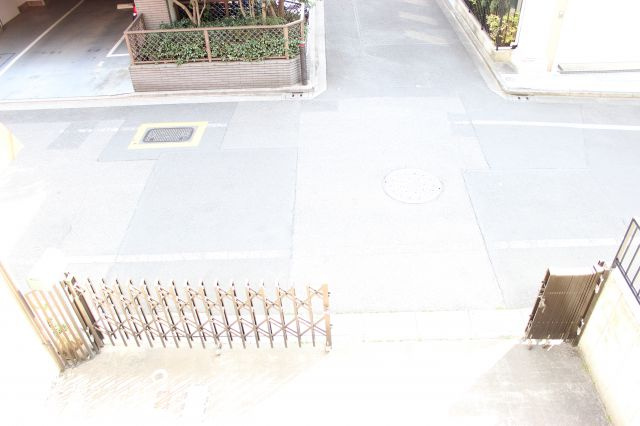 東尾久3丁目貸家の駐車場