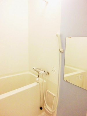 【浴室】 | クレイノファミーユＳ | 浴室換気乾燥機付き※カラーパネルの色は実際と異なる場合があります