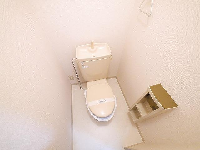 カーサヴェルデ桜井のトイレ|コンパクトで使いやすいトイレです